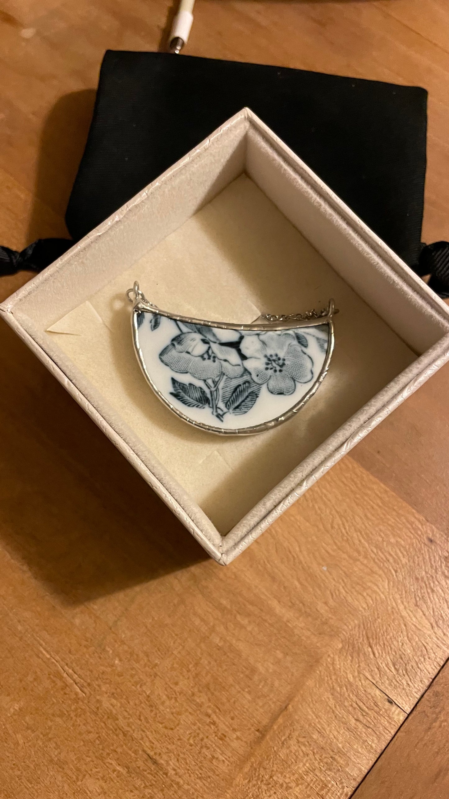 Collana con ciondolo rose blu fine 800