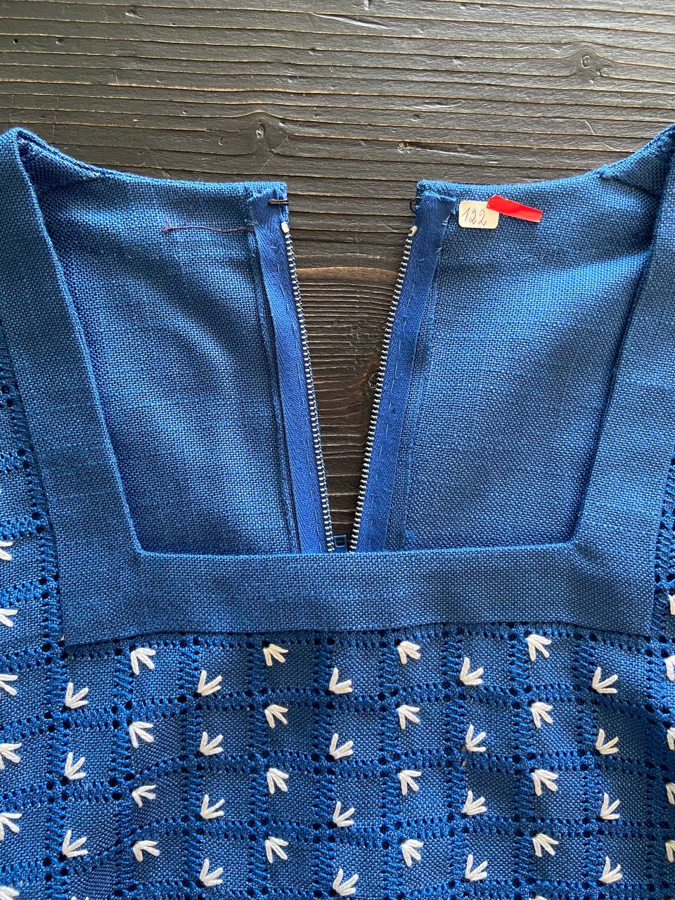 Abito sartoriale smanicato in lino - ricamato a mano - anni 60
