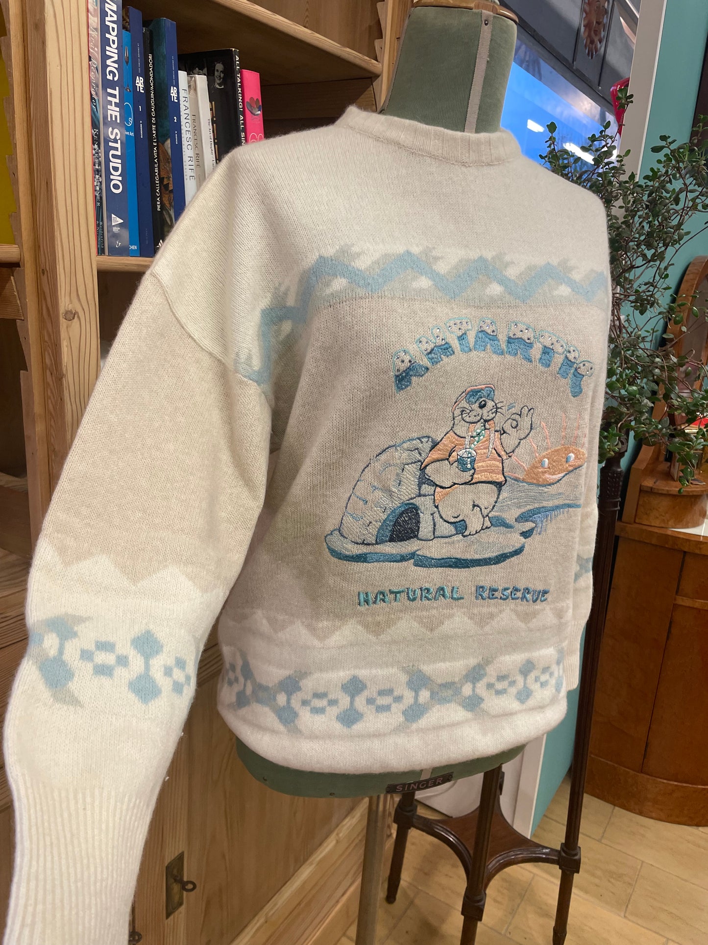 Maglione in lana anni 90 con ricamo "Antartic"