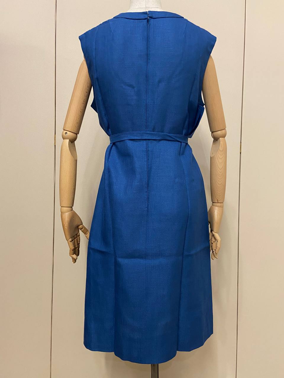 Abito sartoriale smanicato in lino - ricamato a mano - anni 60