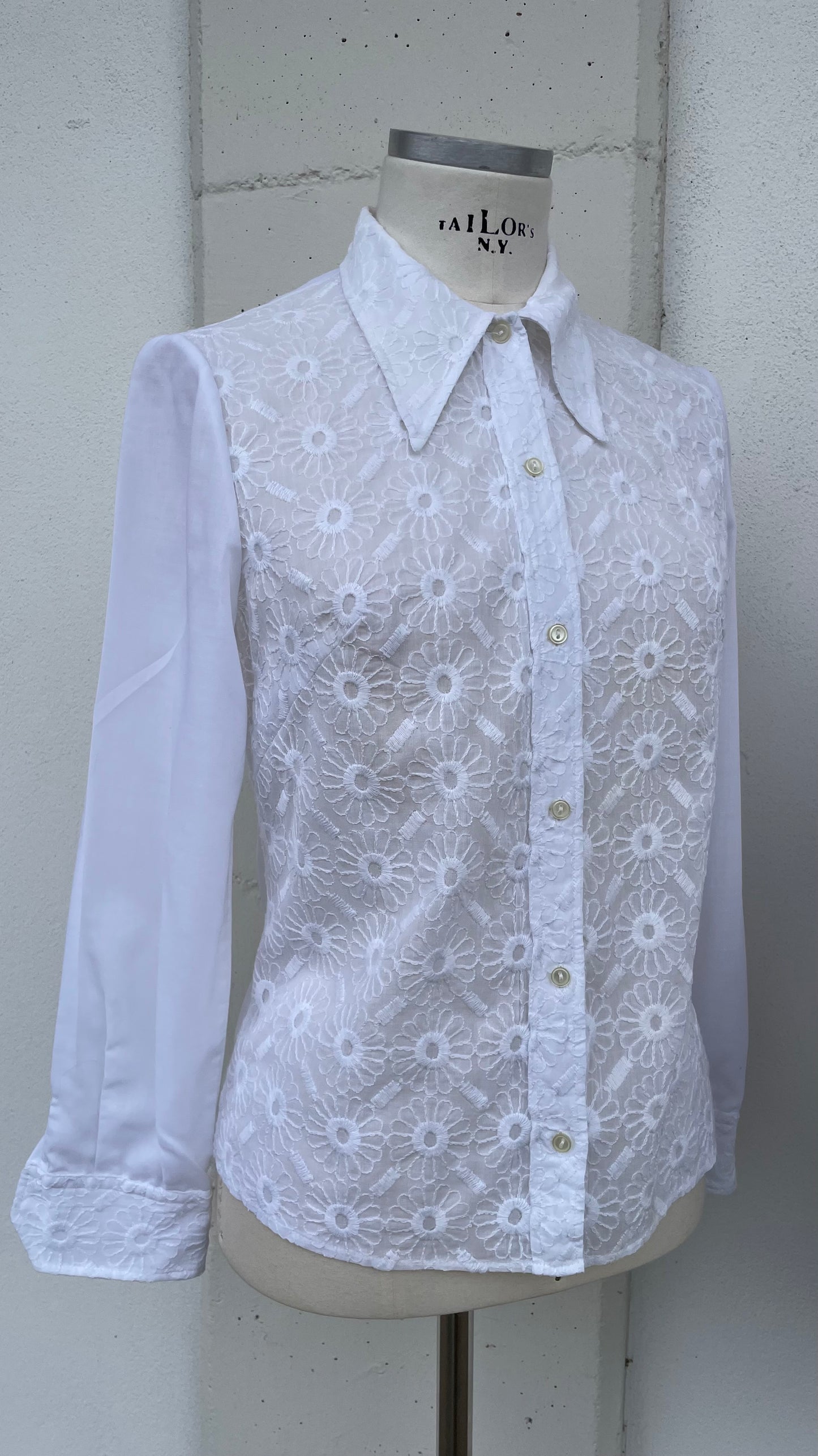 Camicia bianca anni 70 ricamata