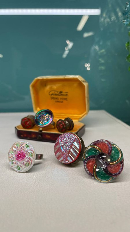 Anello con bottone anni 20/30 cecoslovacco - nr.12