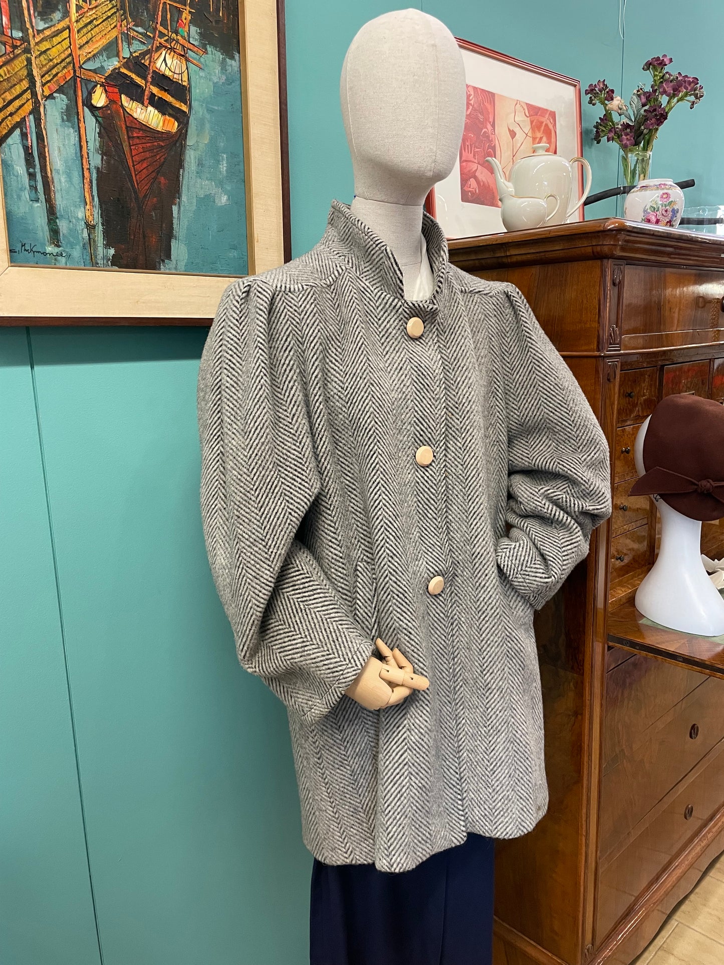 Cappotto anni 80 donna in misto lana spinapesce grigio e nero.