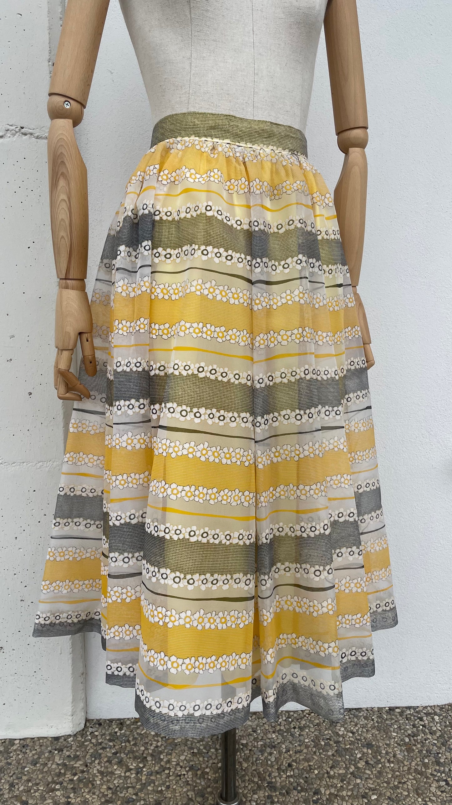 Gonna anni 70 in tulle a strisce gialle