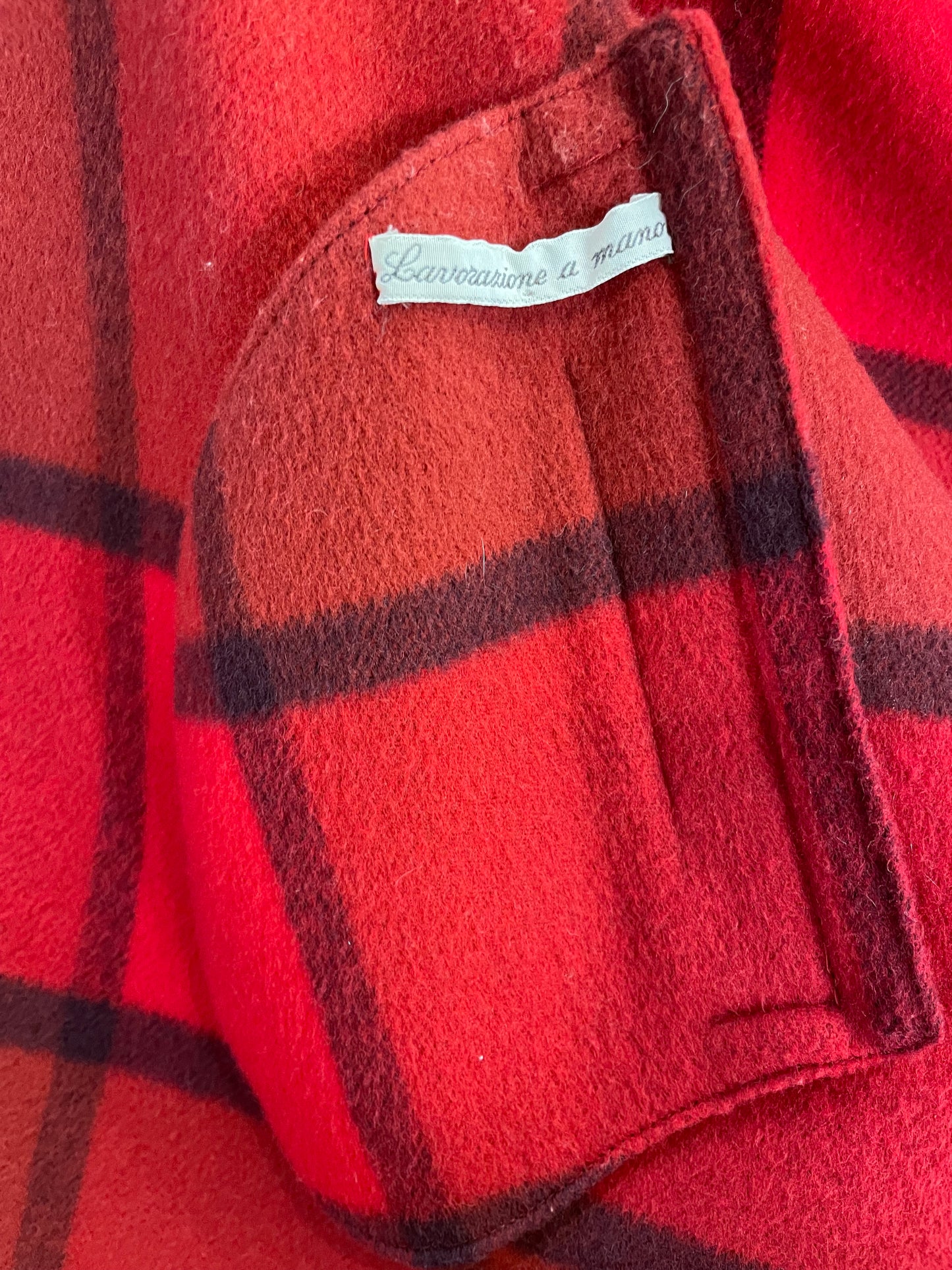Cappotto anni 80 in pura lana vergine con fantasia a grandi quadrati rossi