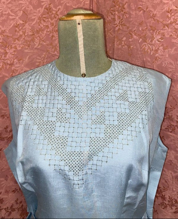 Abito smanicato azzurro in shantung di seta, tg. 56, deadstock anni '60