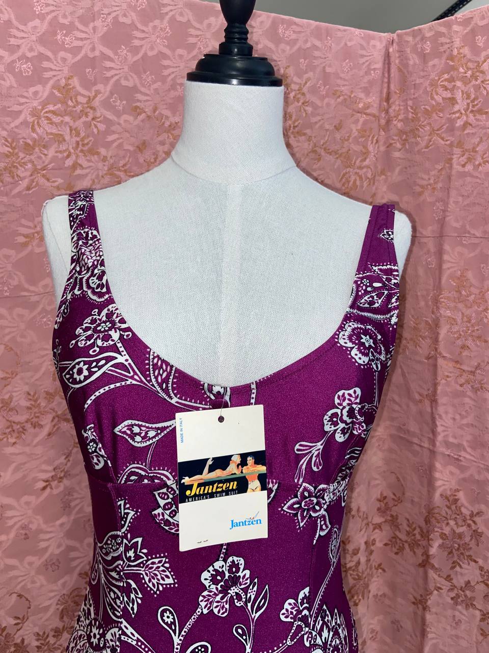 Costume intero viola Jantzen con motivo floreale e volant, tg.42, deadstock