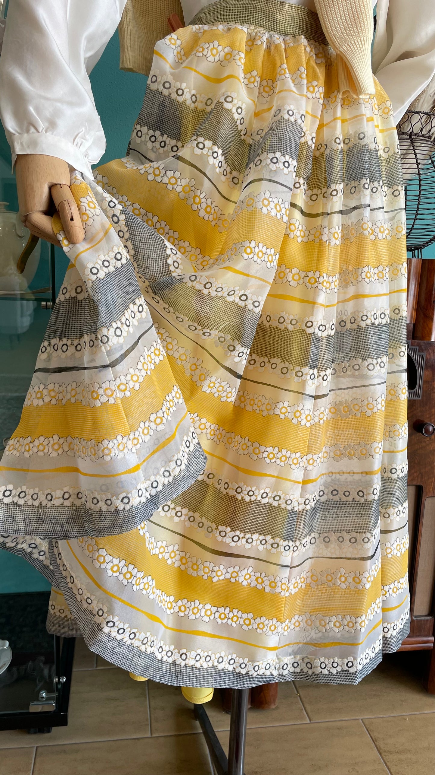 Gonna anni 70 in tulle a strisce gialle