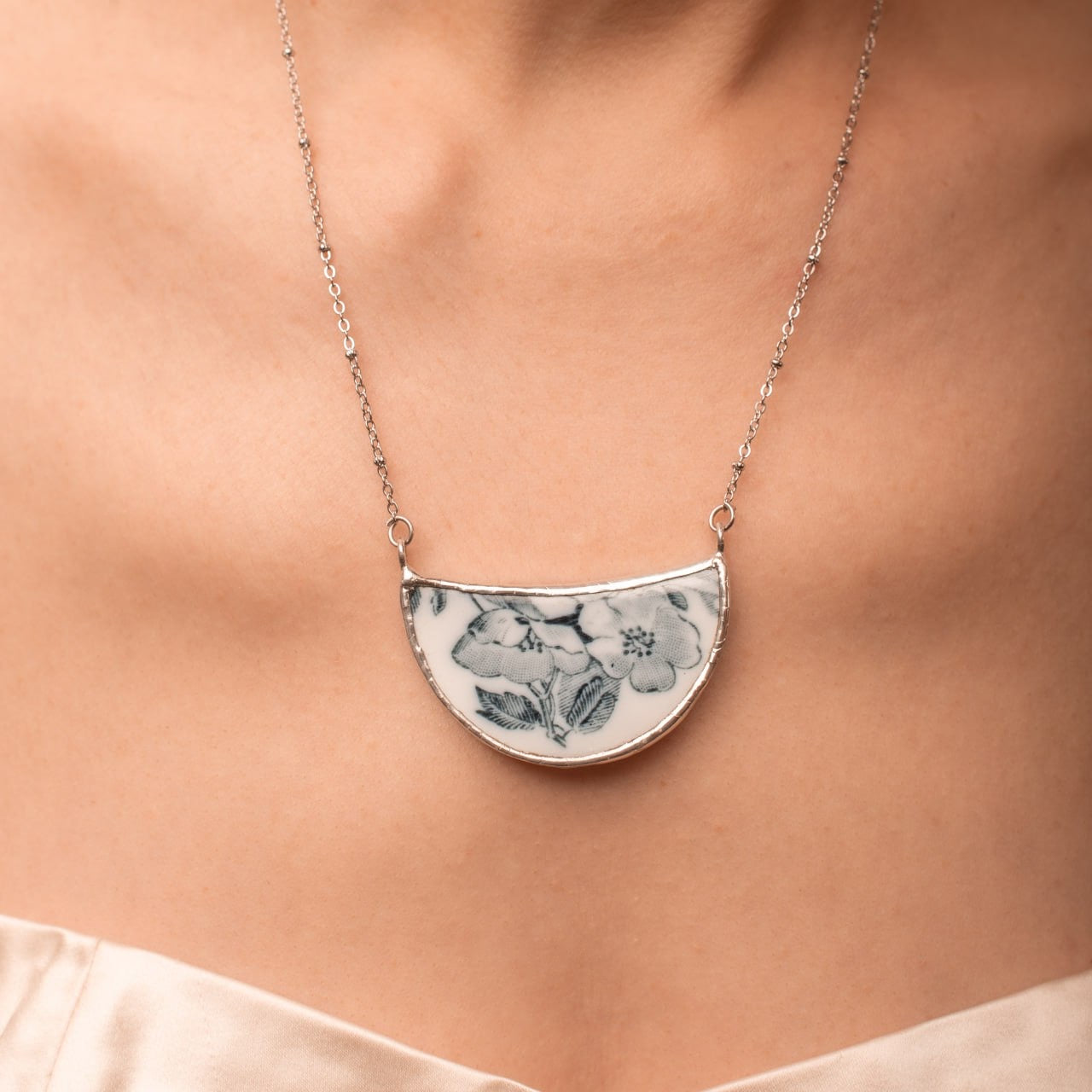 Collana con ciondolo rose blu fine 800