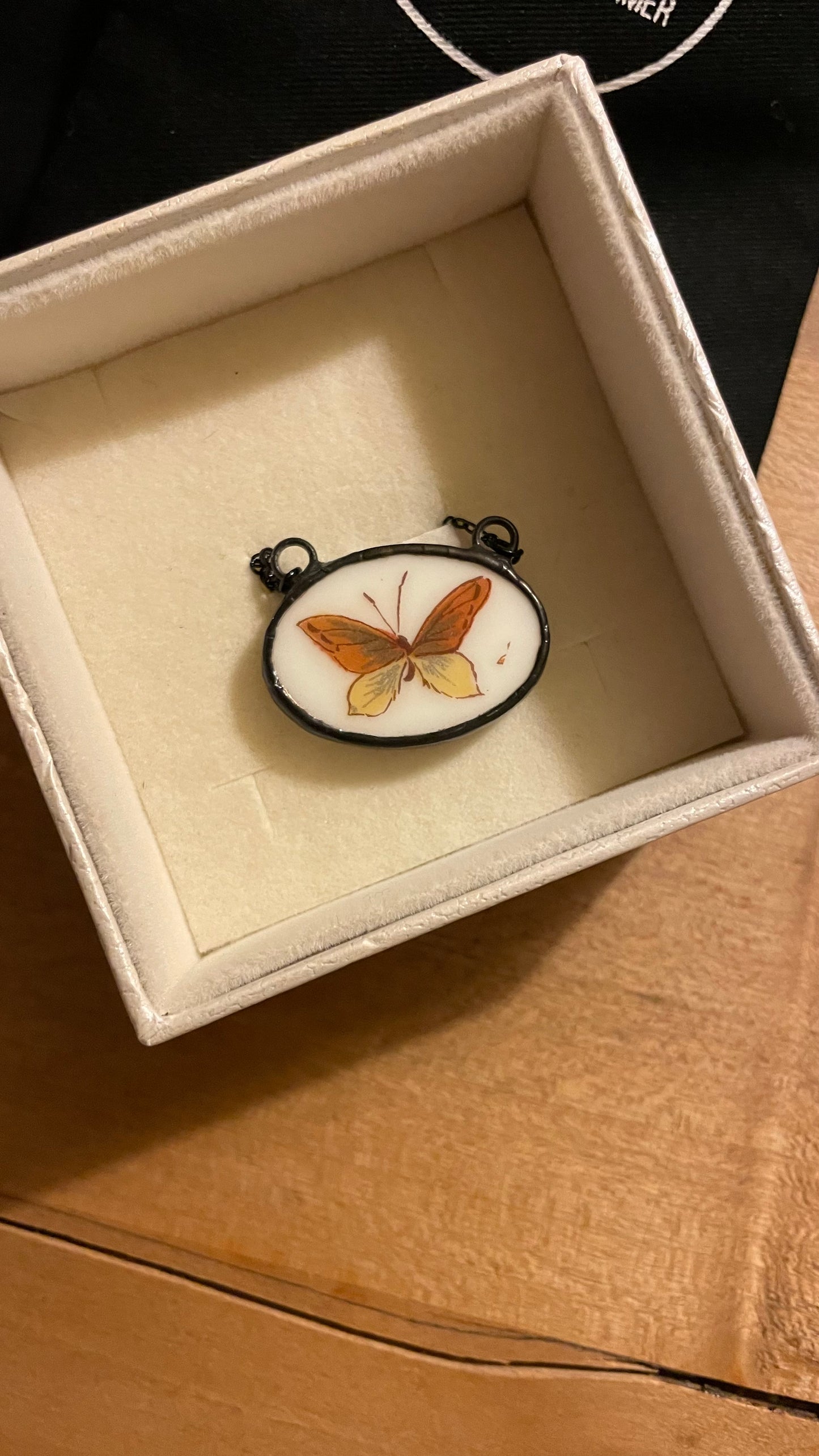 Collana con ciondolo farfalla piccola