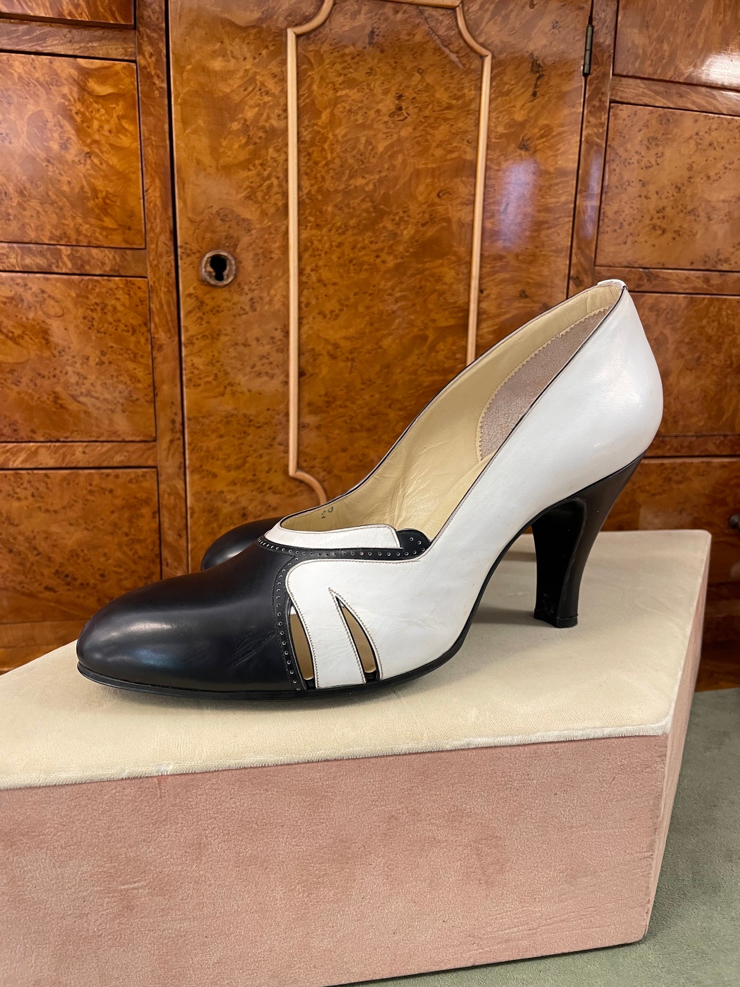 Décolleté in pelle anni 50 bicolore nr. 38,5