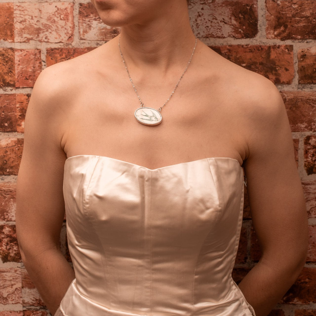 Collana con ciondolo rondine