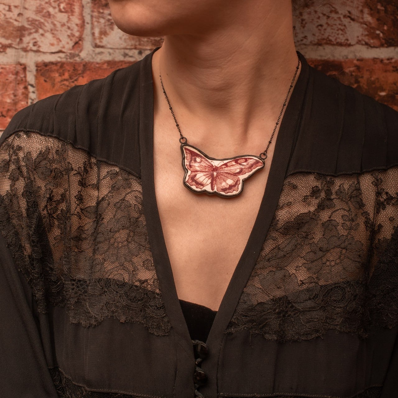 Collana con ciondolo farfalla grande