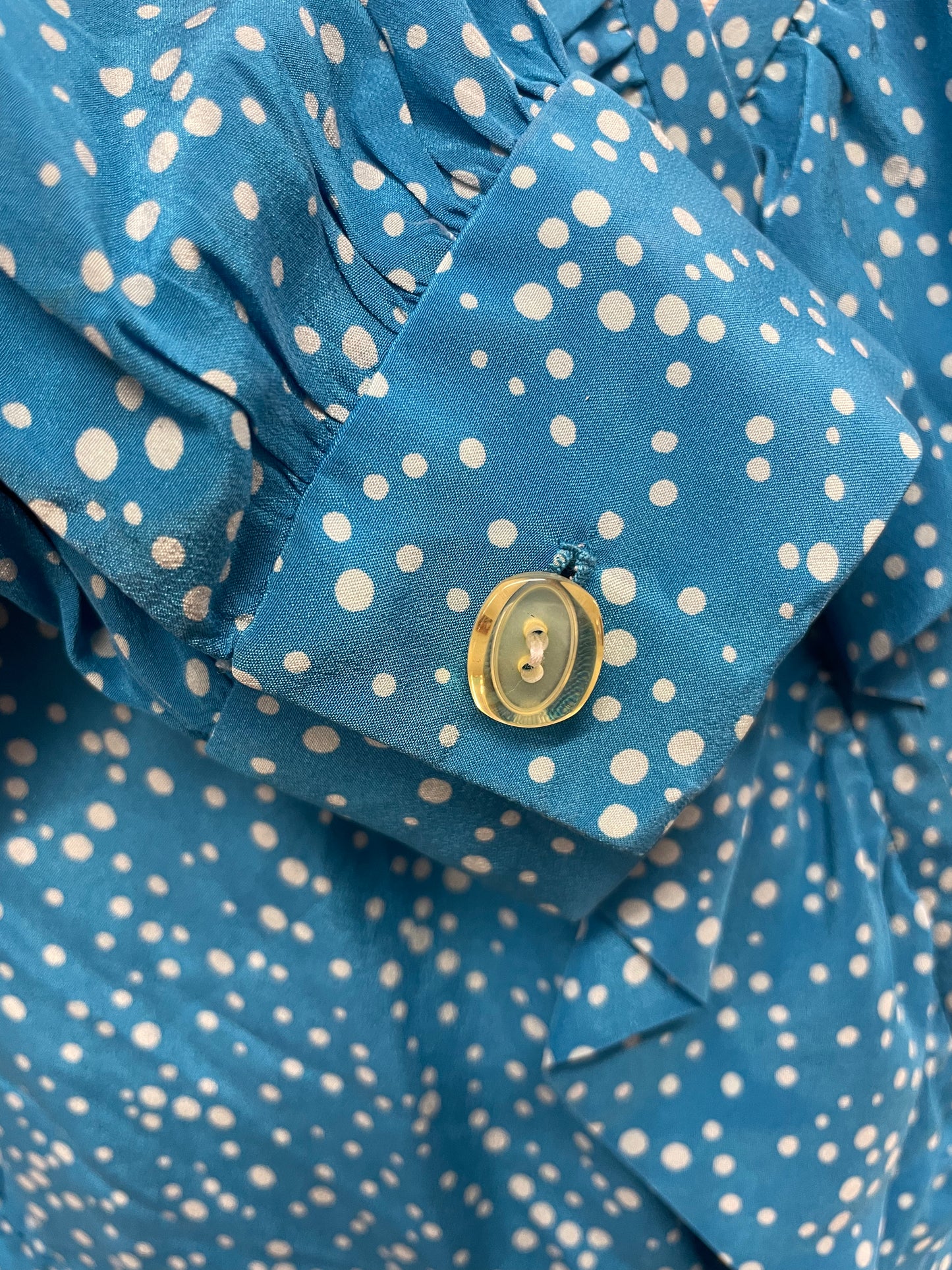 Abito in seta celeste con pois