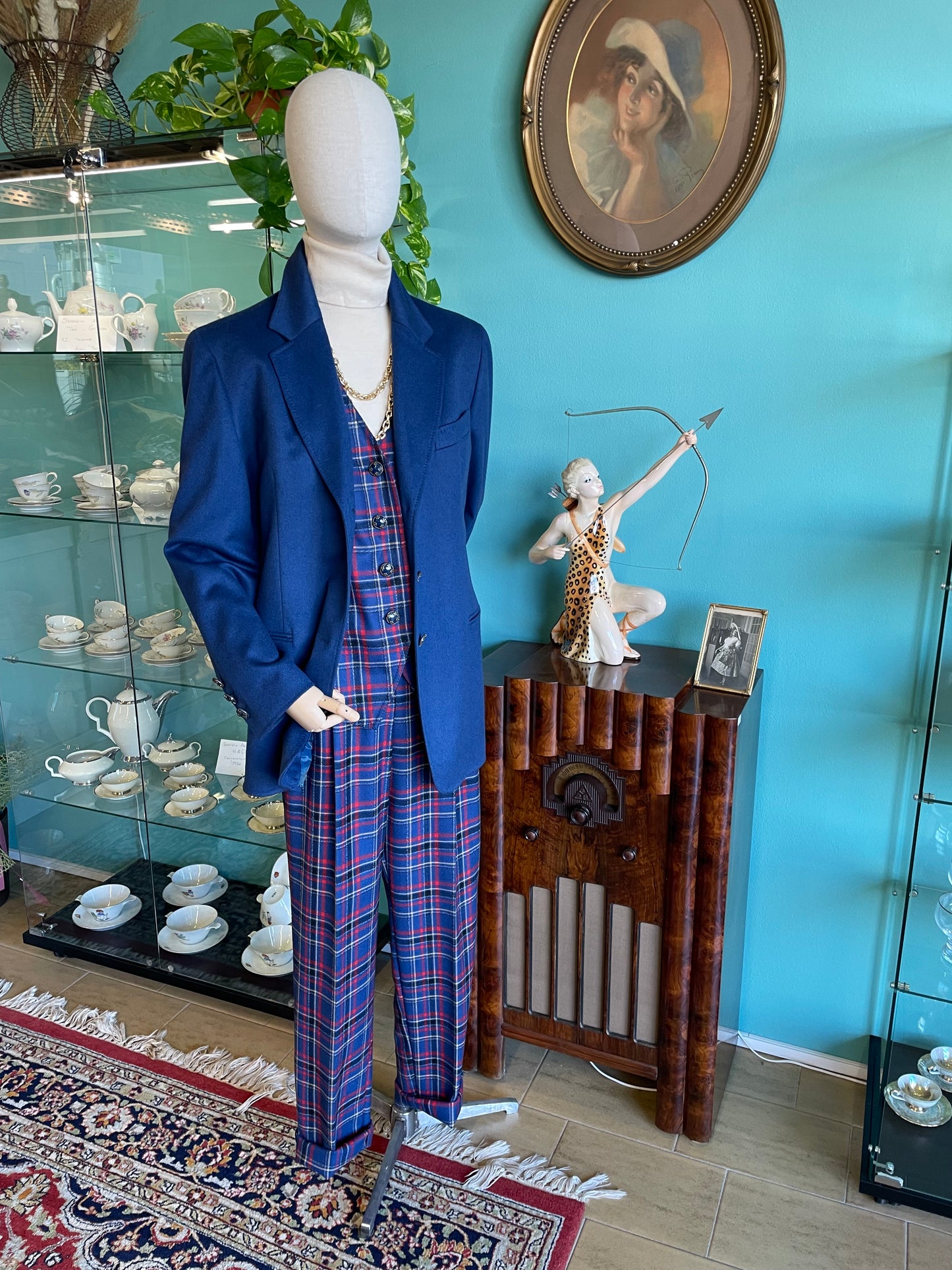 Completo 3 pezzi in pura lana vergine blu e scozzese - anni 90 - Made in Italy.