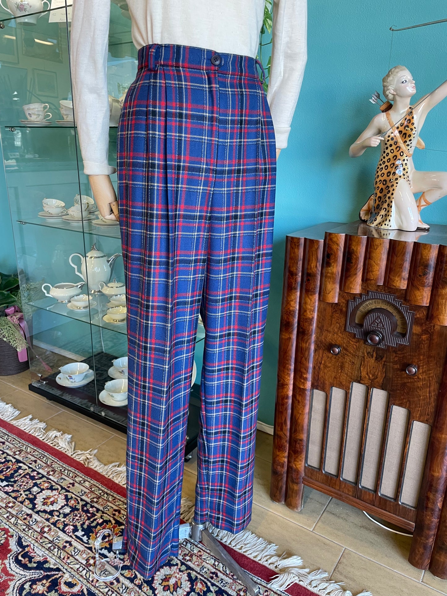 Completo 3 pezzi in pura lana vergine blu e scozzese - anni 90 - Made in Italy.