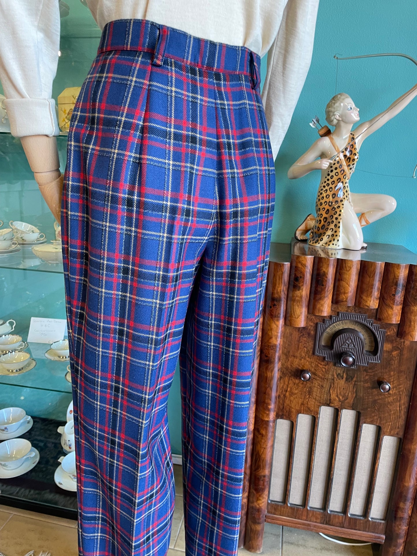 Completo 3 pezzi in pura lana vergine blu e scozzese - anni 90 - Made in Italy.