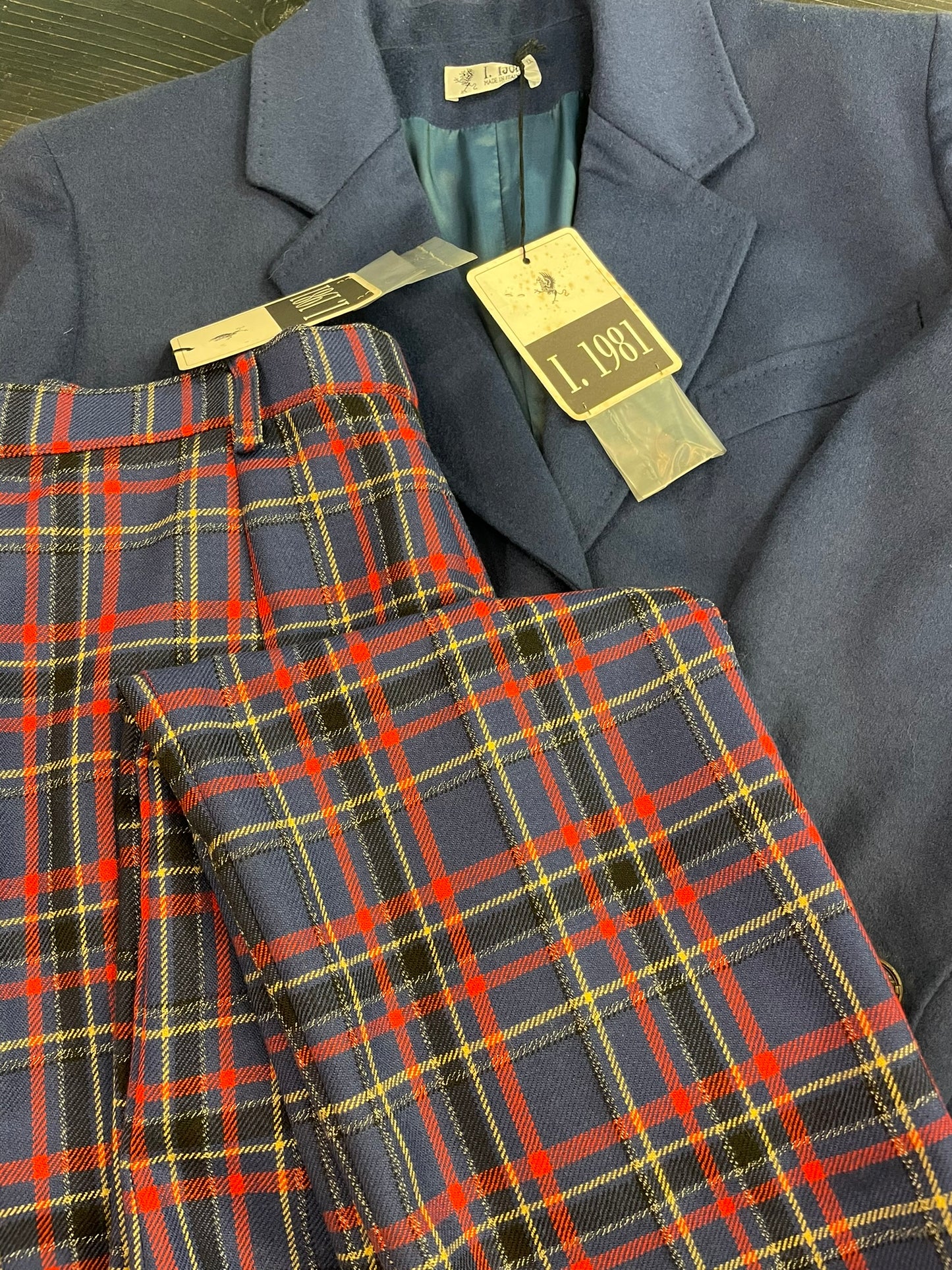 Completo 3 pezzi in pura lana vergine blu e scozzese - anni 90 - Made in Italy.