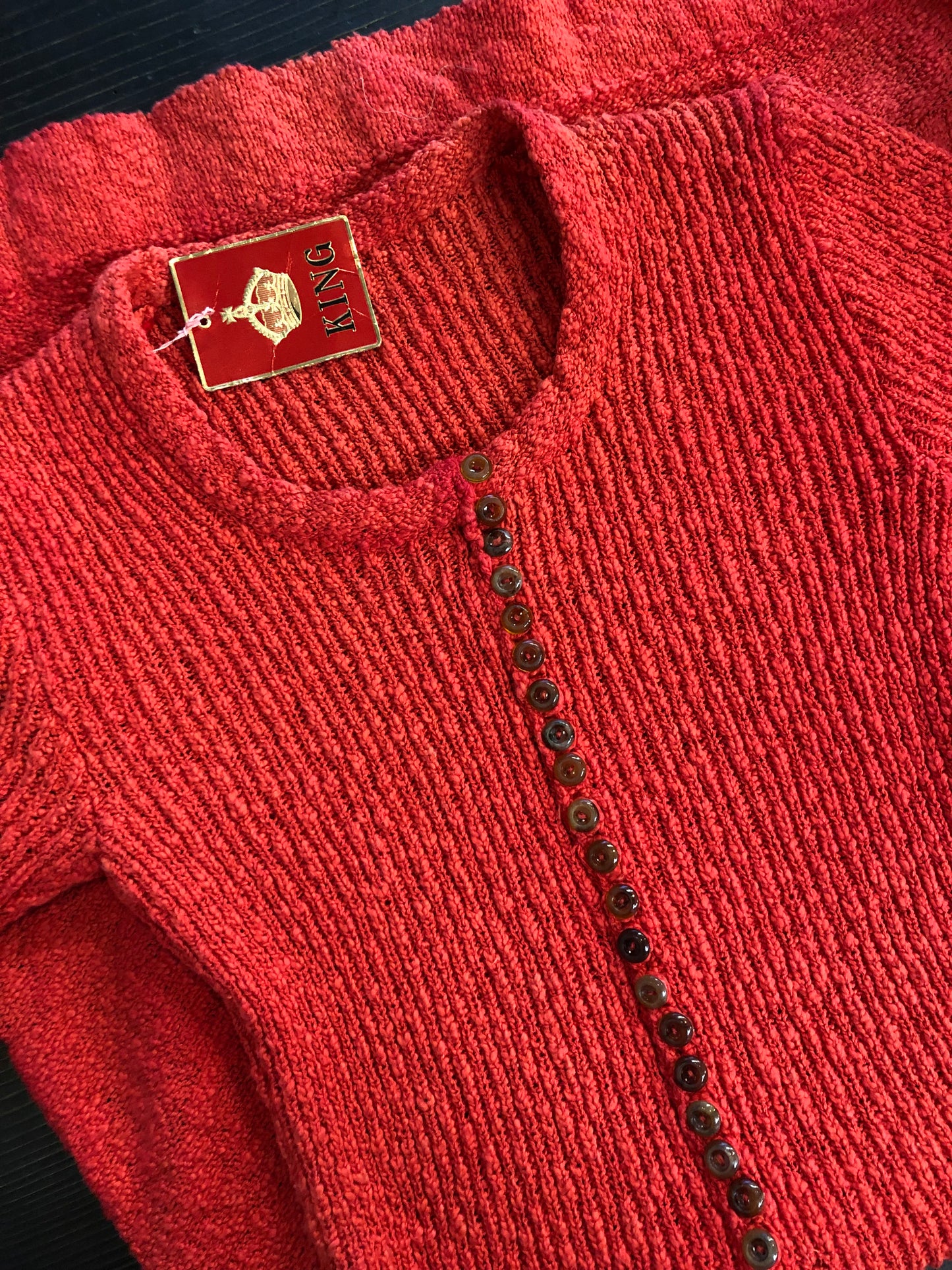 Abitino anni 60/70 in maglia bouclè color rosso ciliegia