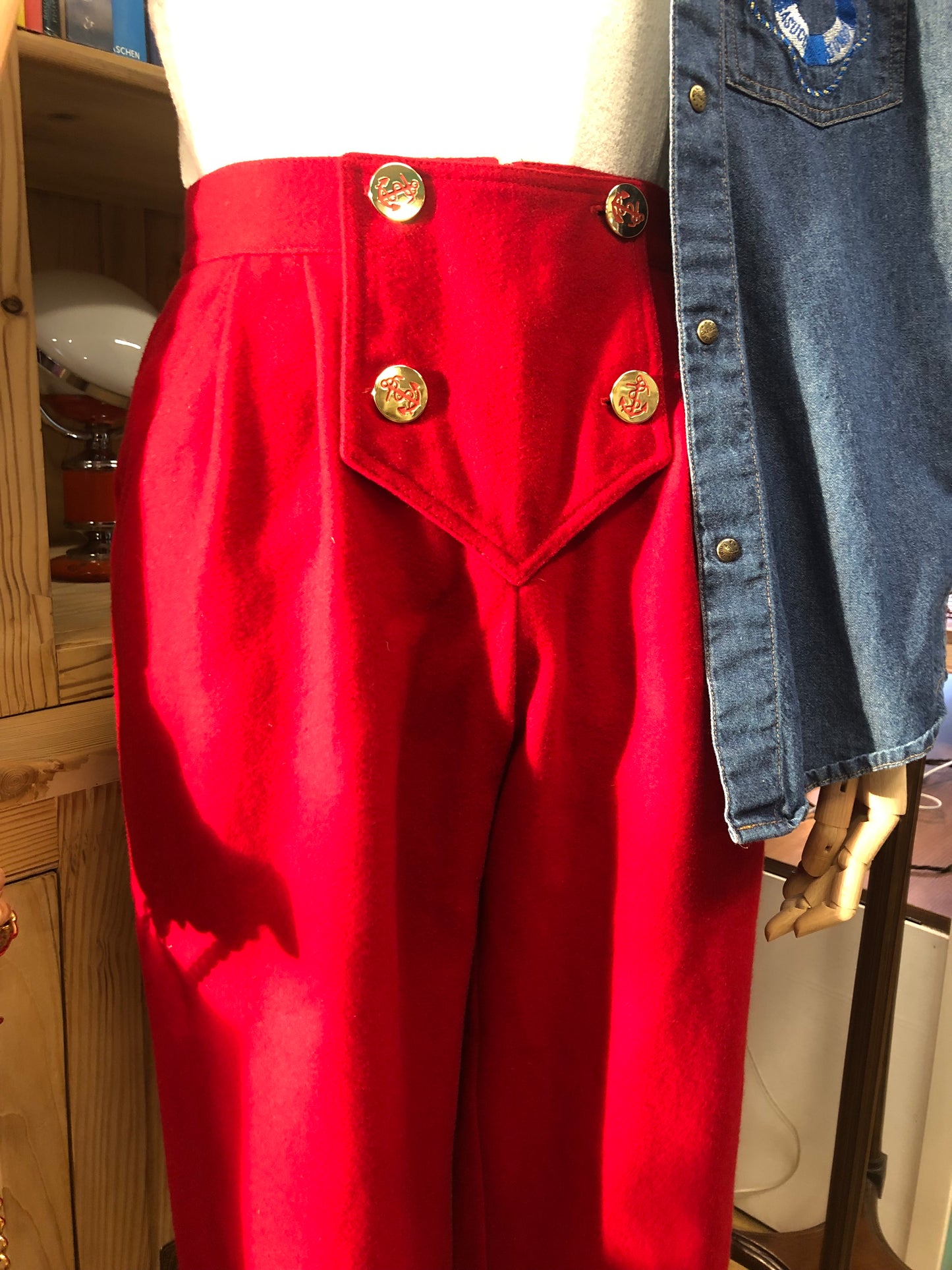Pantaloni anni 80 in lana con chiusura alla marinara e bottoni con ancora