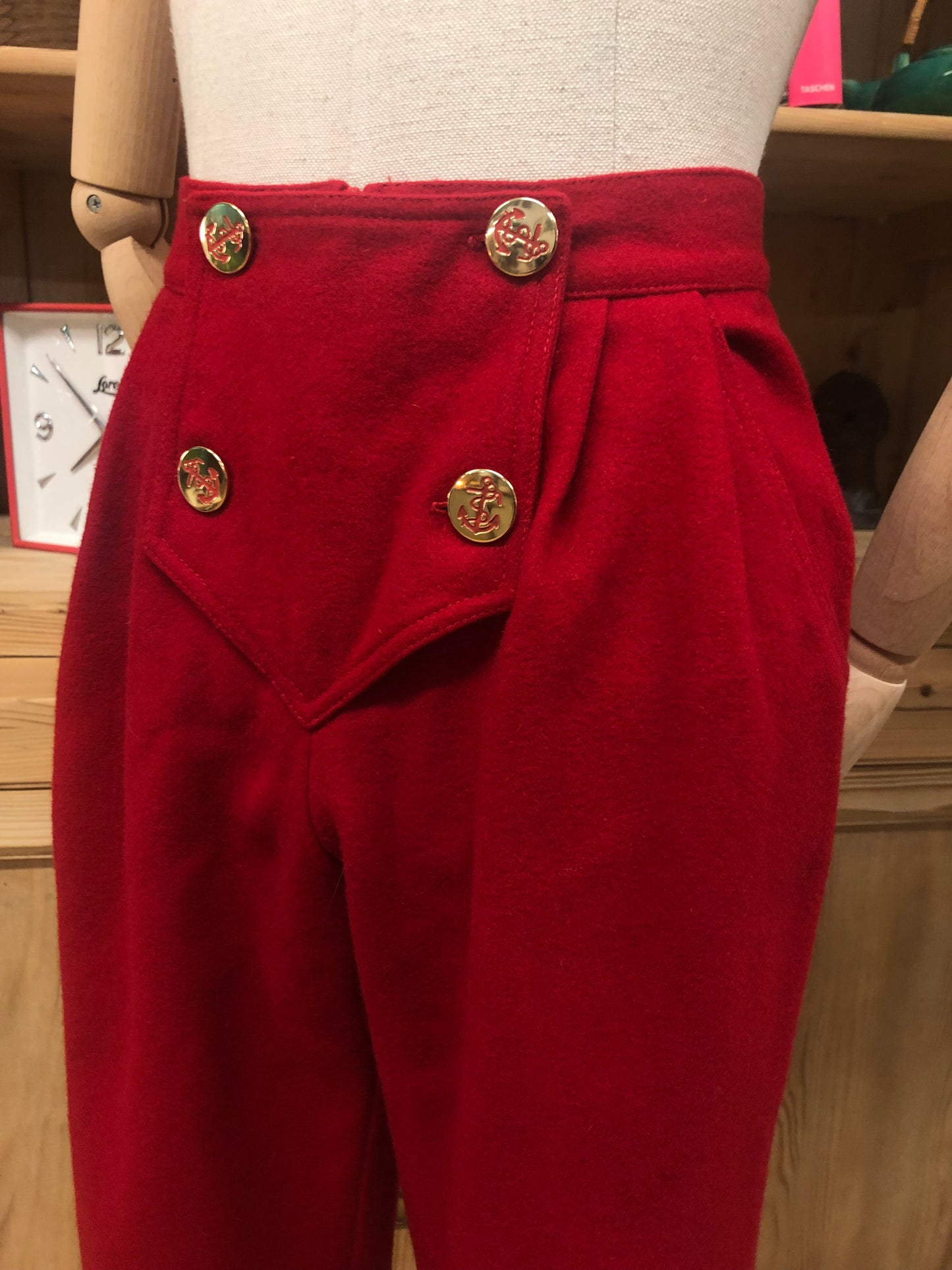 Pantaloni anni 80 in lana con chiusura alla marinara e bottoni con ancora