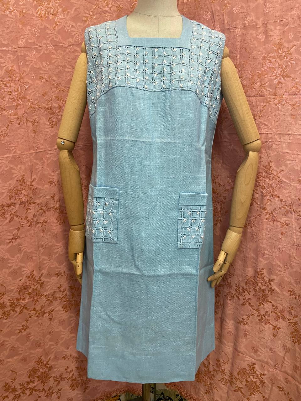 Abito smanicato in lino sartoriale - ricamato a mano - anni 60