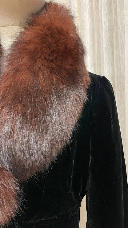 Cappotto fine anni 50 in velluto nero mod.zarina con bordi in pelliccia - tg.xs/s