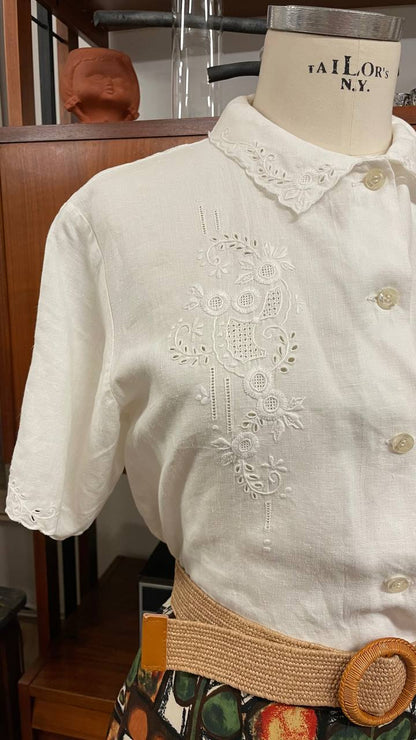 Camicia romantica in cotone/lino anni 50/60 ricamata a mano tg.48