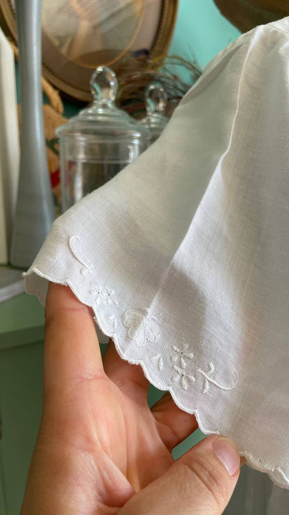 Camicia romantica in lino ricamata a mano - tg.M/L