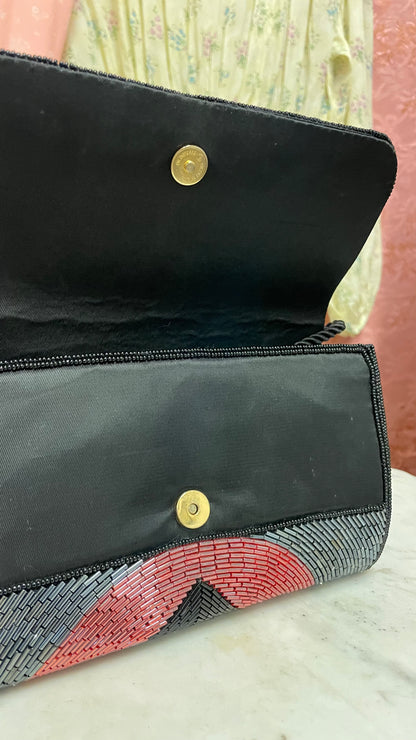 Borsetta anni 80 ricamata con perline