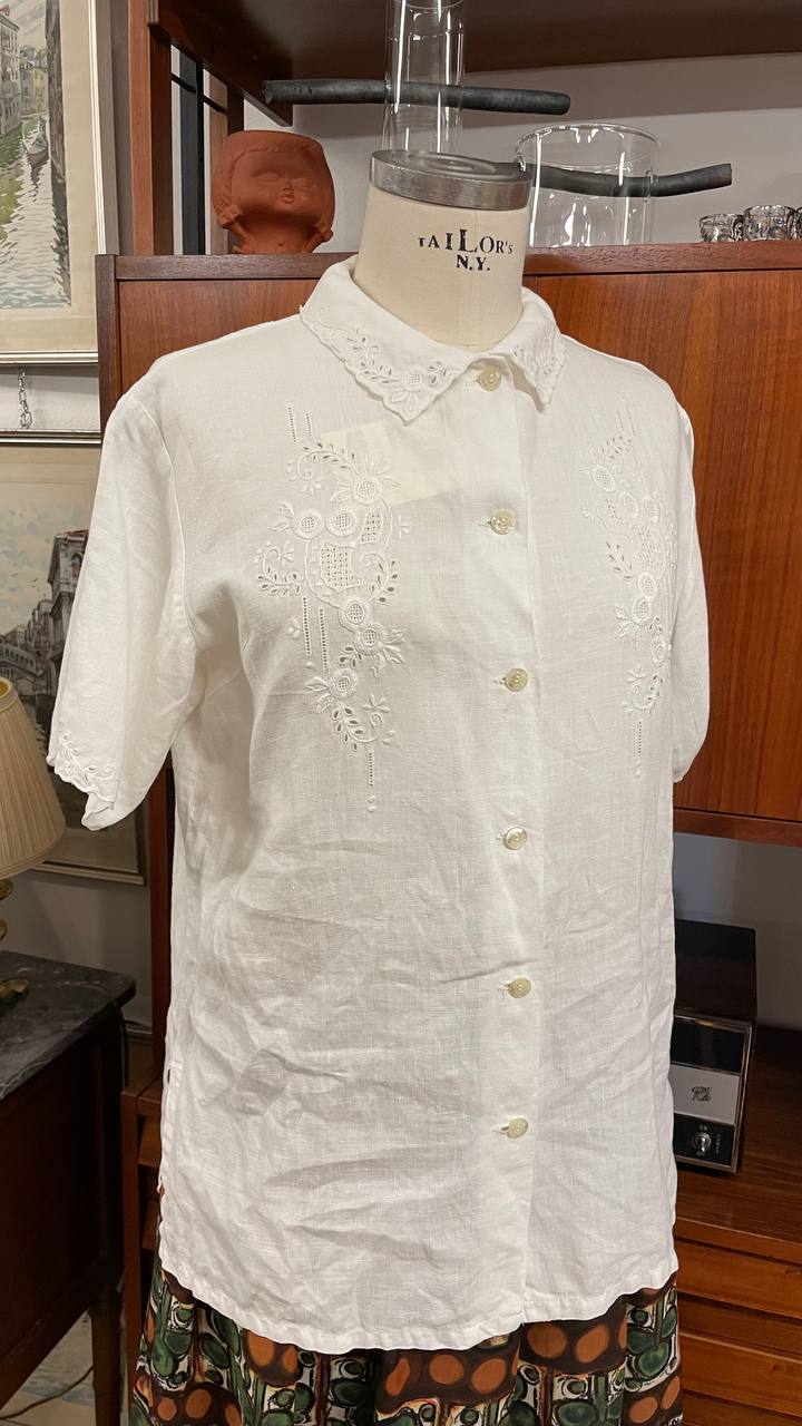 Camicia romantica in cotone/lino anni 50/60 ricamata a mano tg.48