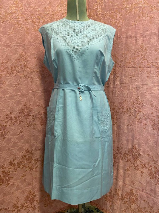 Abito smanicato azzurro in shantung di seta, tg. 56, deadstock anni '60