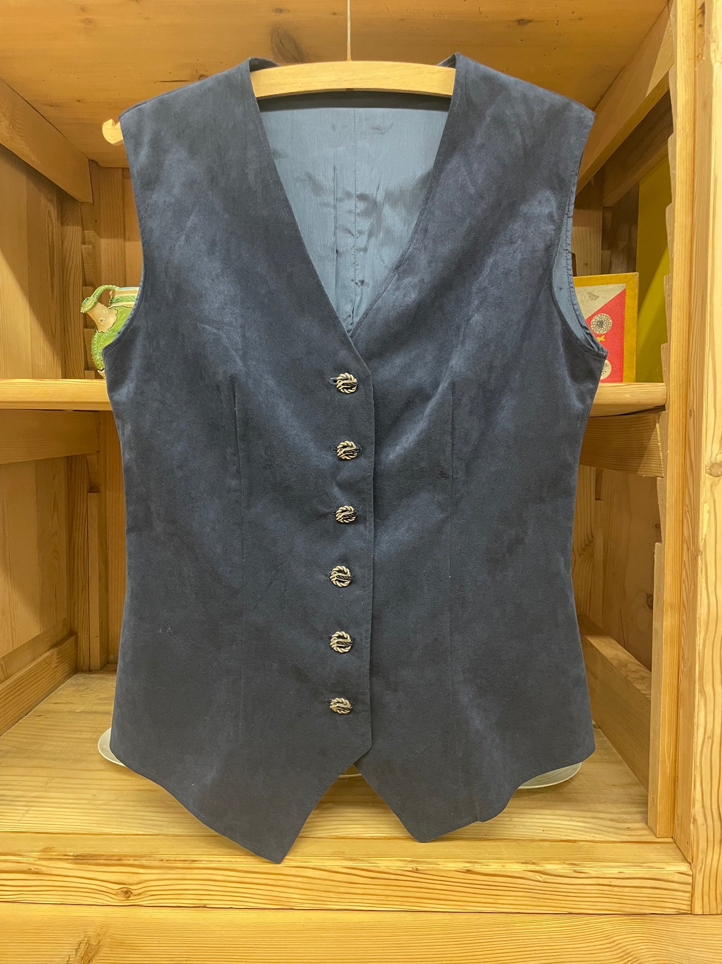 Gilet scamosciato blu notte con bottoncini