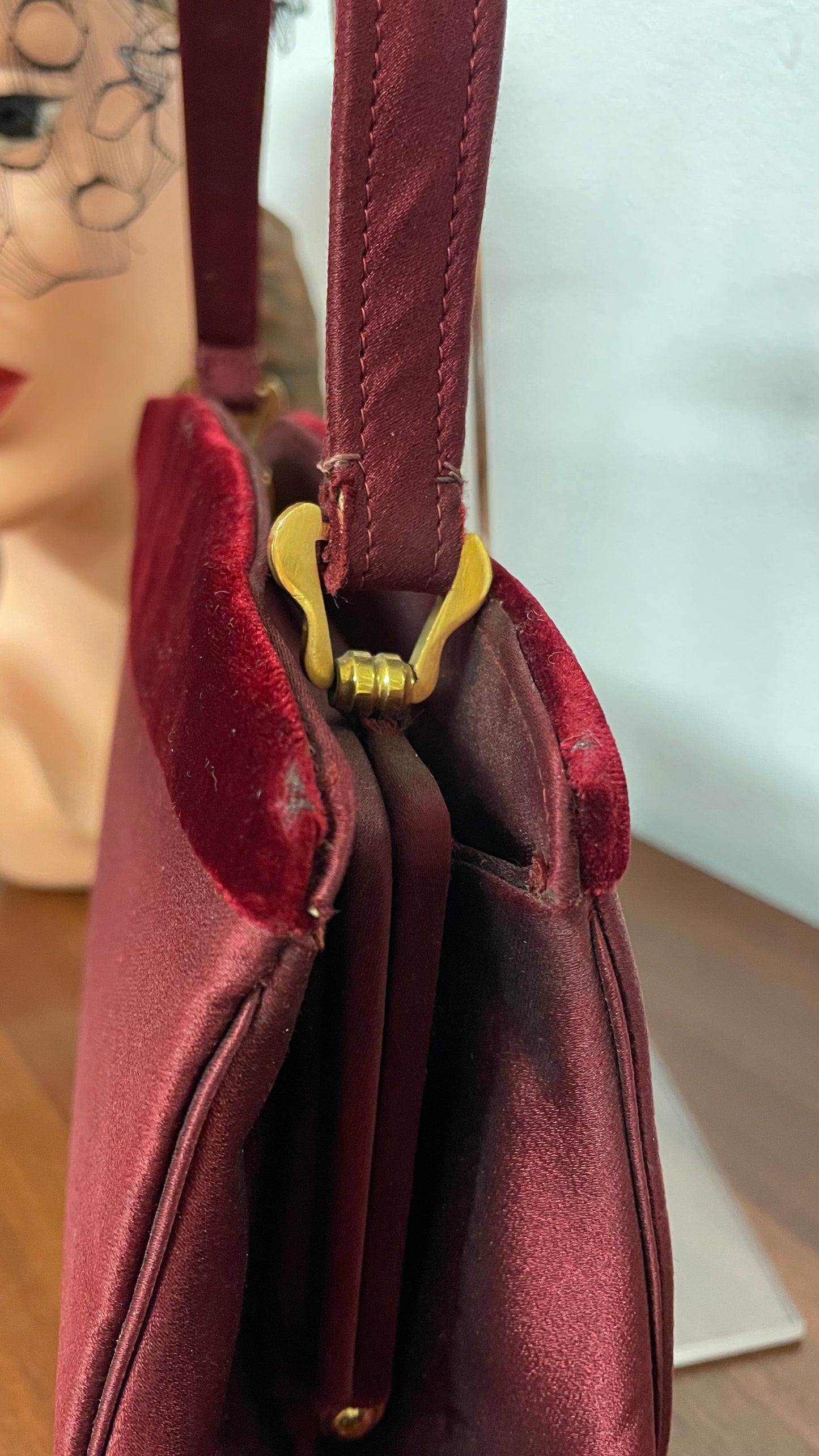 Borsetta fine anni 50 in seta e velluto col.bordeaux