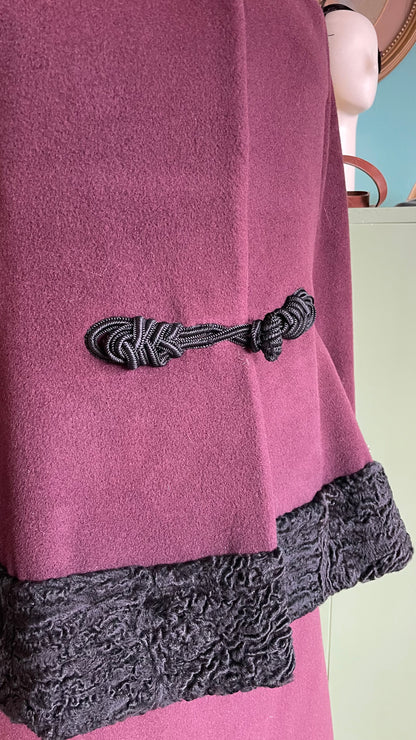 Giacca in lana sartoriale con bordatura in Astrakan nero