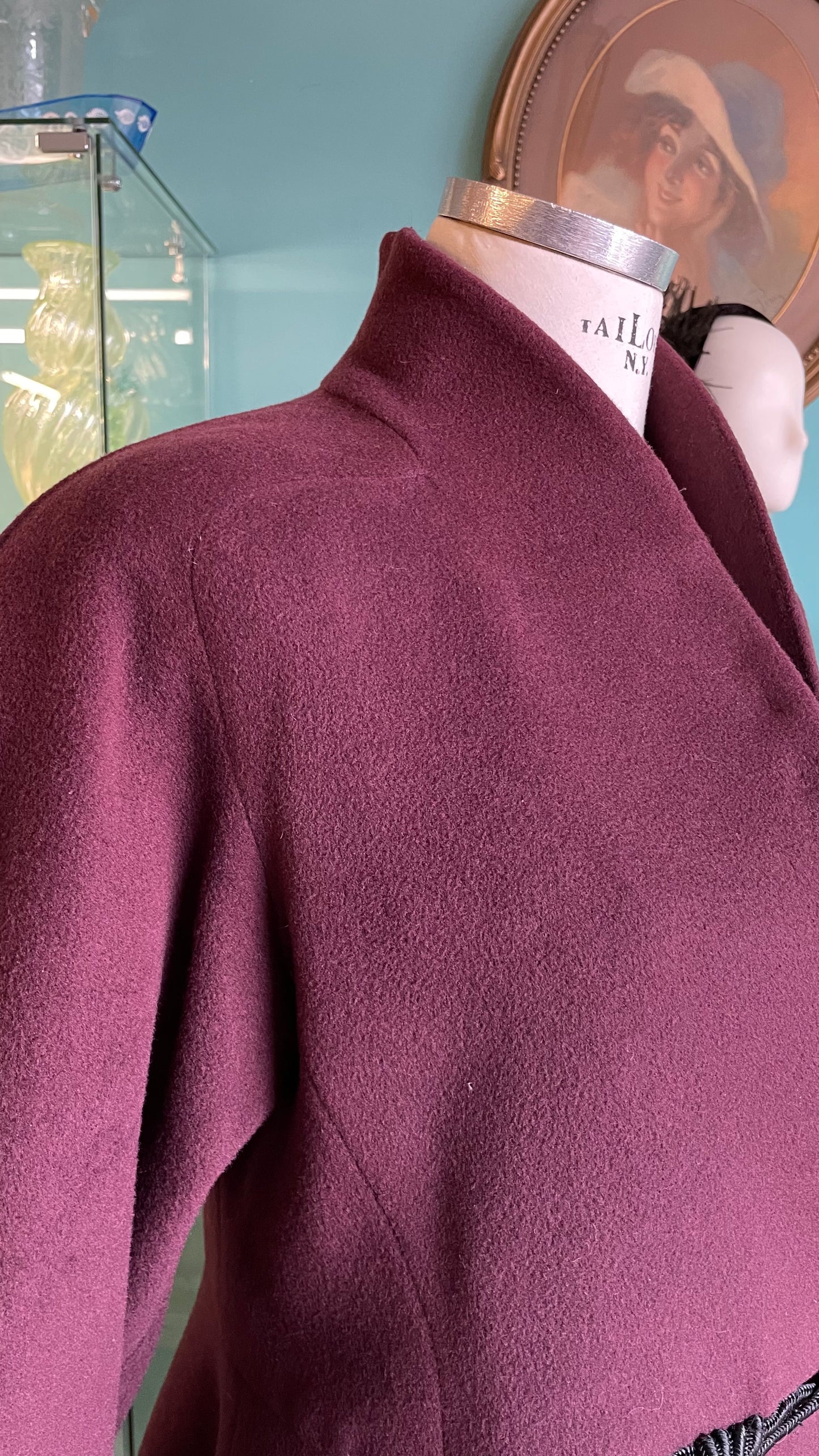 Giacca in lana sartoriale con bordatura in Astrakan nero