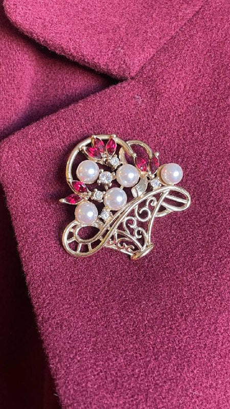 Spilla anni 80 Butler - cestino floreale con perline e pietre col.rubino