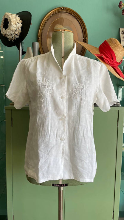 Camicia romantica in lino ricamata a mano - tg.M/L