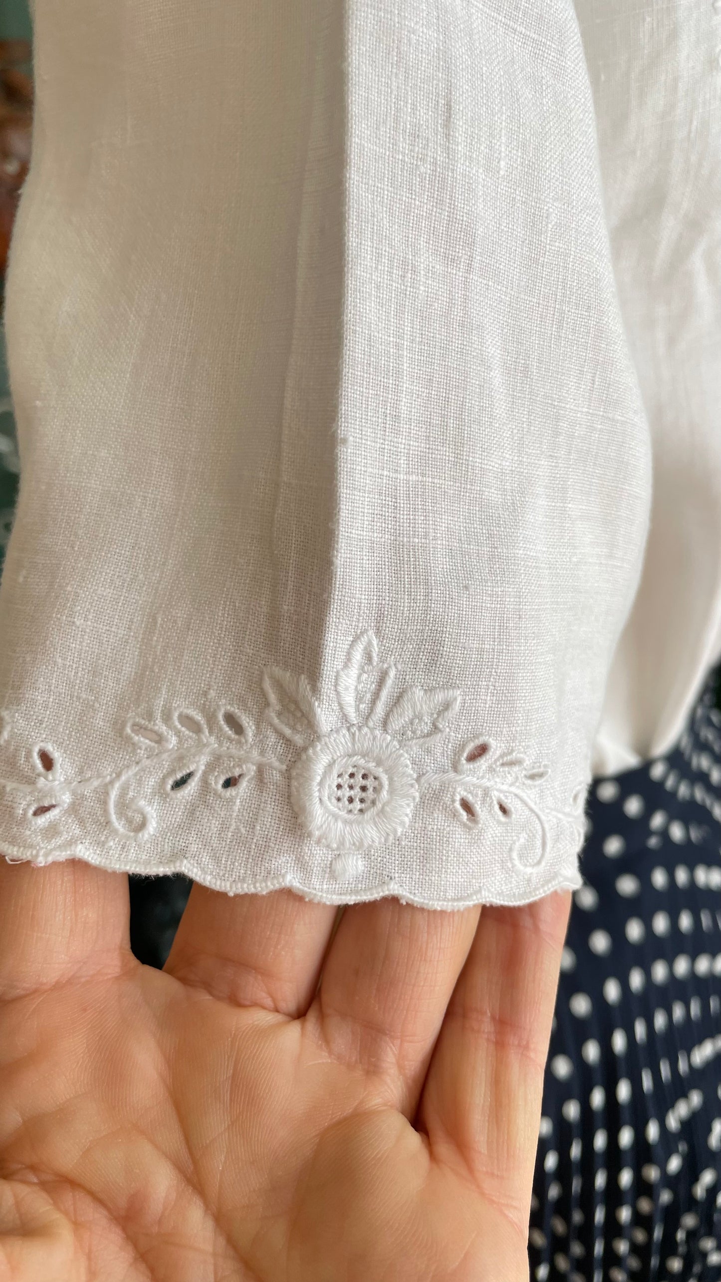 Camicia in cotone anni 50 - ricamata a mano. Tg.48/50