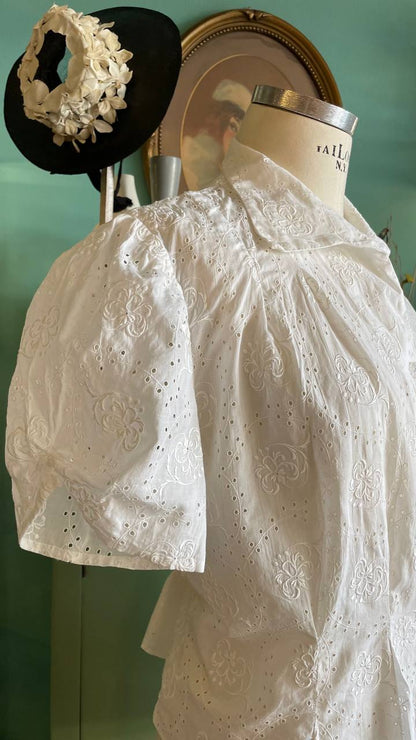 Camicetta anni 40 in cotone con ricamo Sangallo - tg.L/XL