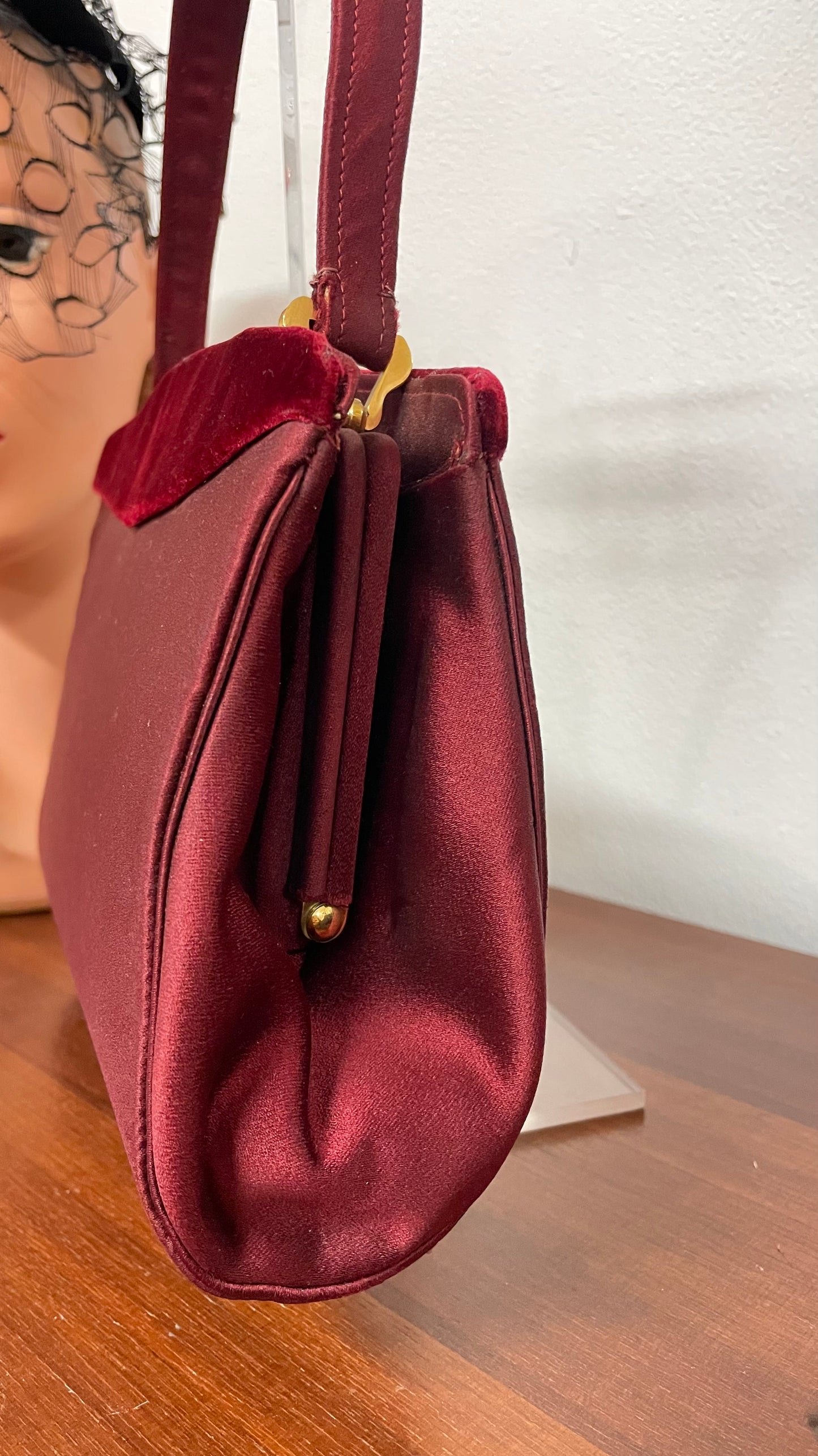 Borsetta fine anni 50 in seta e velluto col.bordeaux