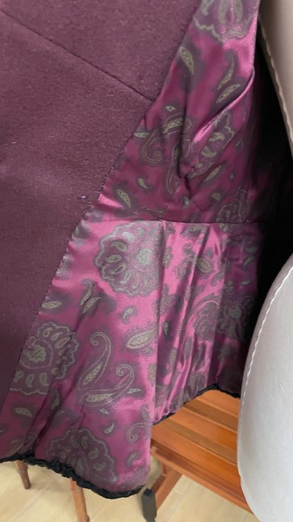 Giacca in lana sartoriale con bordatura in Astrakan nero