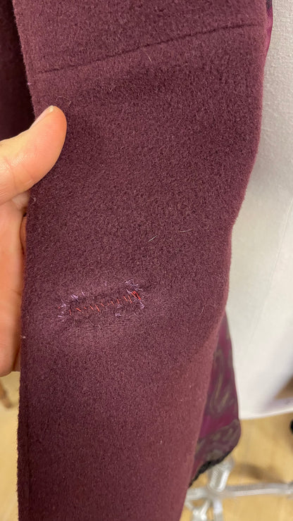 Giacca in lana sartoriale con bordatura in Astrakan nero