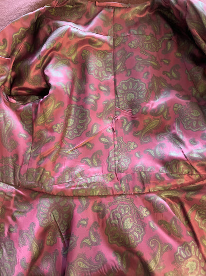 Giacca in lana sartoriale con bordatura in Astrakan nero