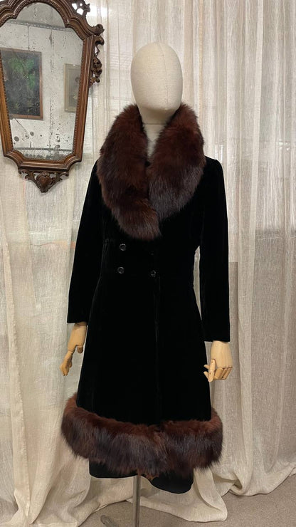 Cappotto fine anni 50 in velluto nero mod.zarina con bordi in pelliccia - tg.xs/s