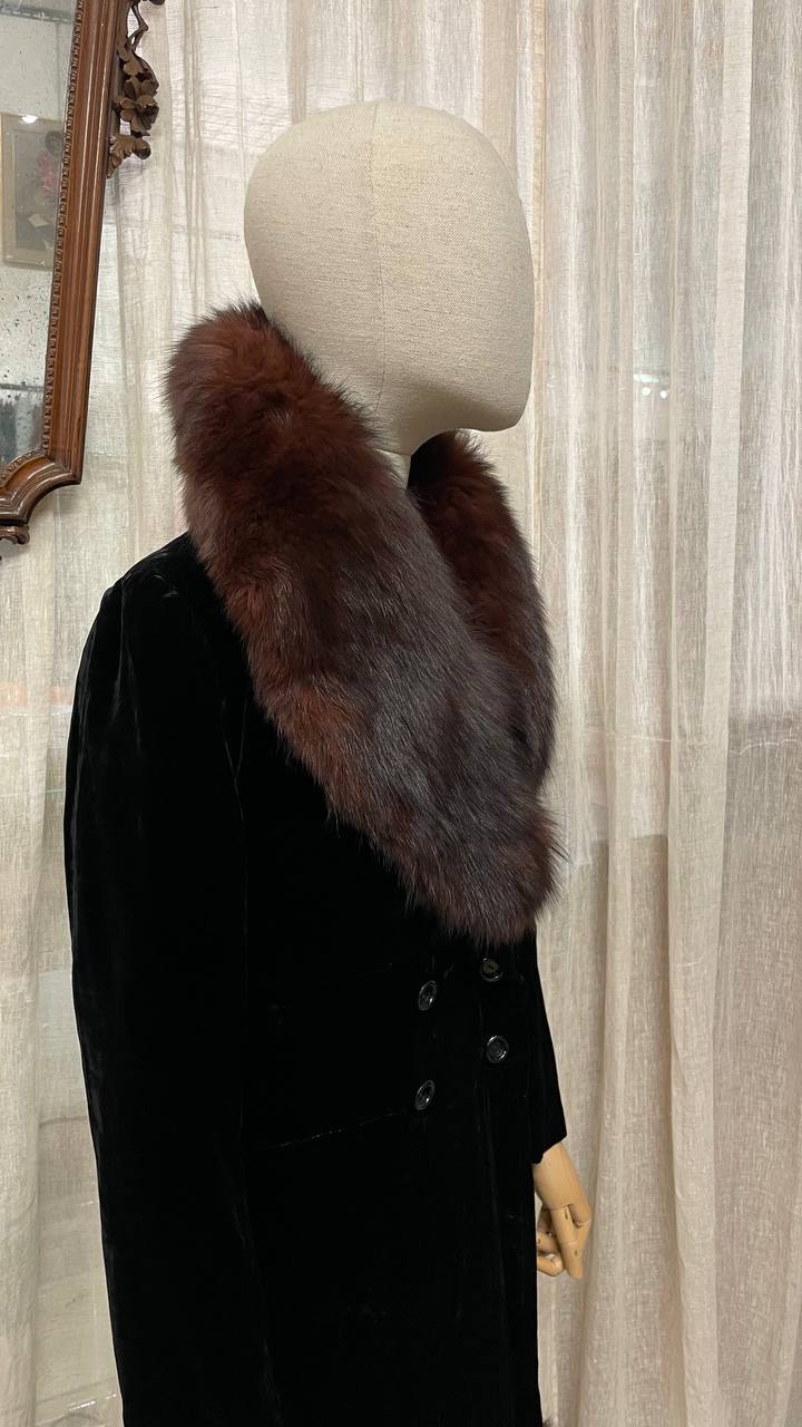 Cappotto fine anni 50 in velluto nero mod.zarina con bordi in pelliccia - tg.xs/s